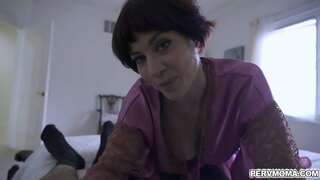 Horny emme Jessica Ryan teeb oma stepson imeda oma noorte dick