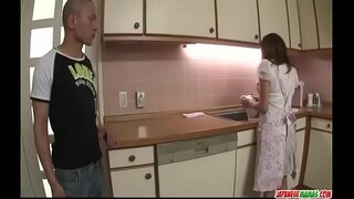 Хикару үҙе оло Вакабаяси көллият файҙалана өсөн, ағзалары менән әйбәтерәк