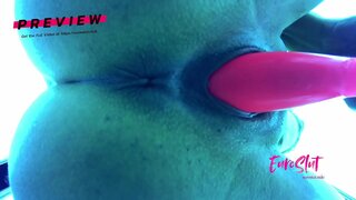 בושה זונה מניקות. ולאונן במרכז הכושר